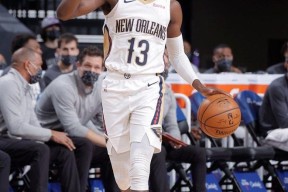 西亚卡姆在老鹰比赛中败北，问鼎冠军引发热议！的简单介绍